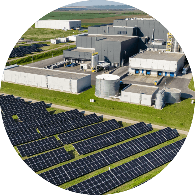 CapCO2-Solutions_Buy_Invest-in-CapCO2_Green-Methanol_solar-panels